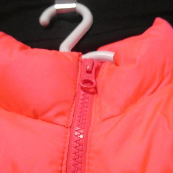 OLD NAVY | medium size 8 | Girl's Puffer Vest | 100% Polyester | NWOT - Picture 3 of 15